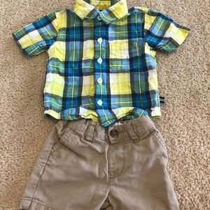 🧸6-9 month Nautica shirt & CP shorts